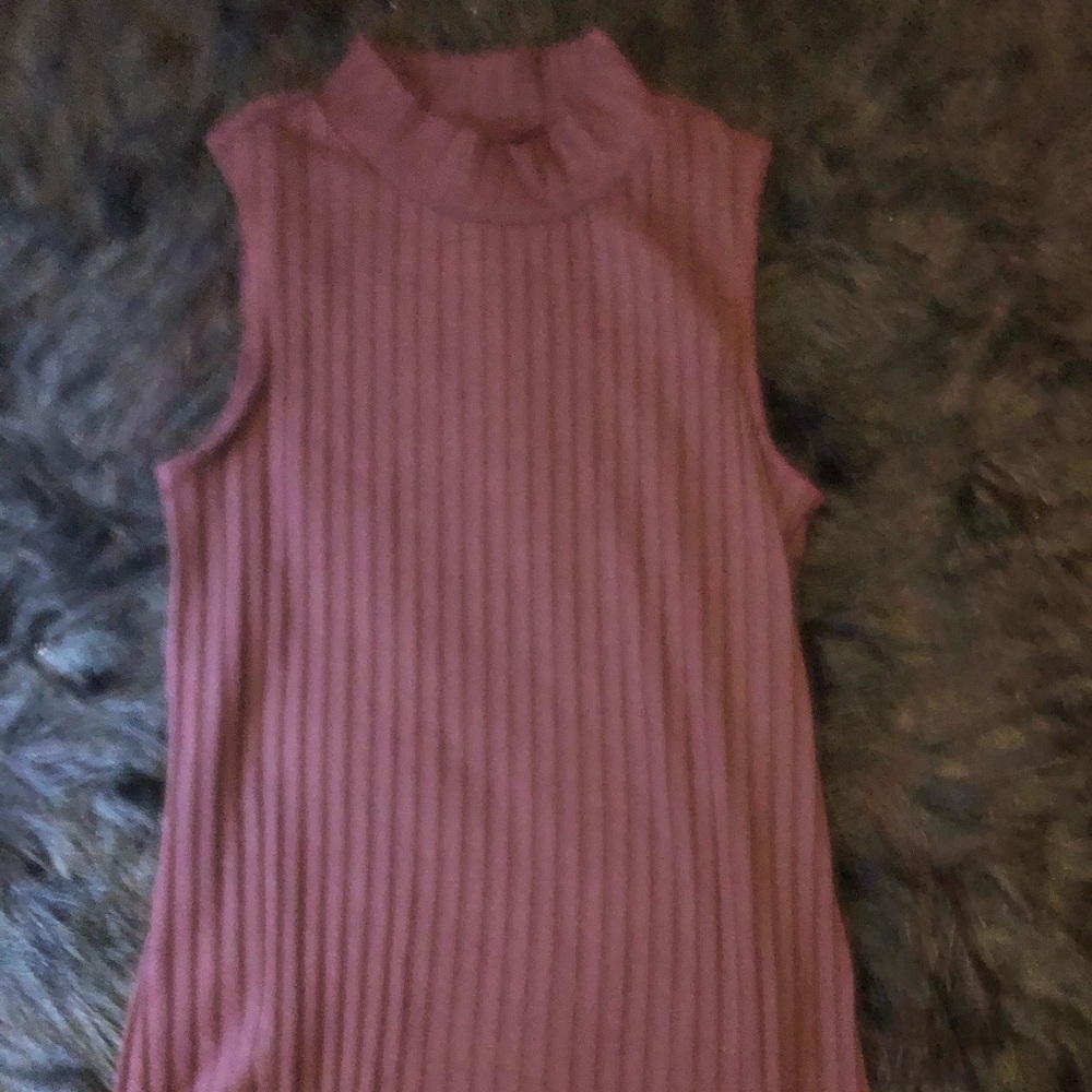 Simply Styled Turtle neck Sleevless